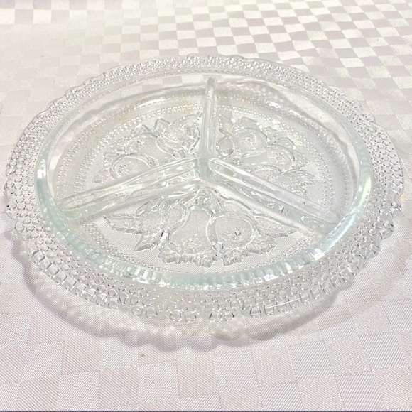 Pressed Glass 8.5 inch Divided Round Relish Dish - Picture 7 of 9